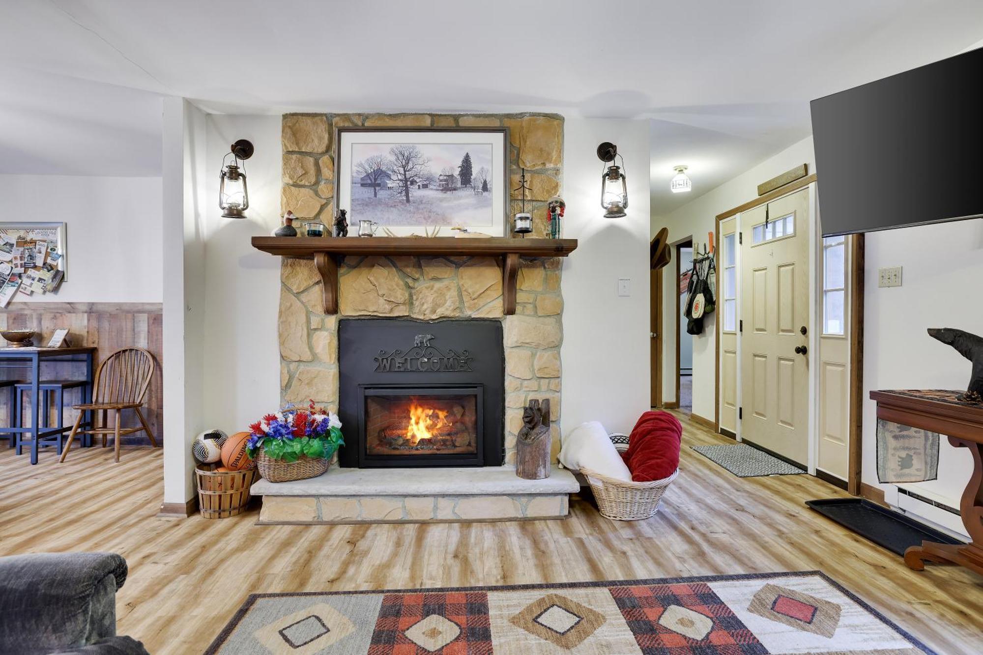 Serenity And Fun All In One In This Cozy Pocono Cabin Jim Thorpe Eksteriør billede