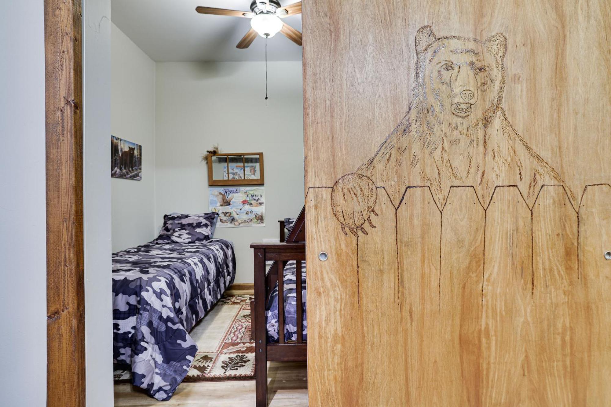 Serenity And Fun All In One In This Cozy Pocono Cabin Jim Thorpe Eksteriør billede