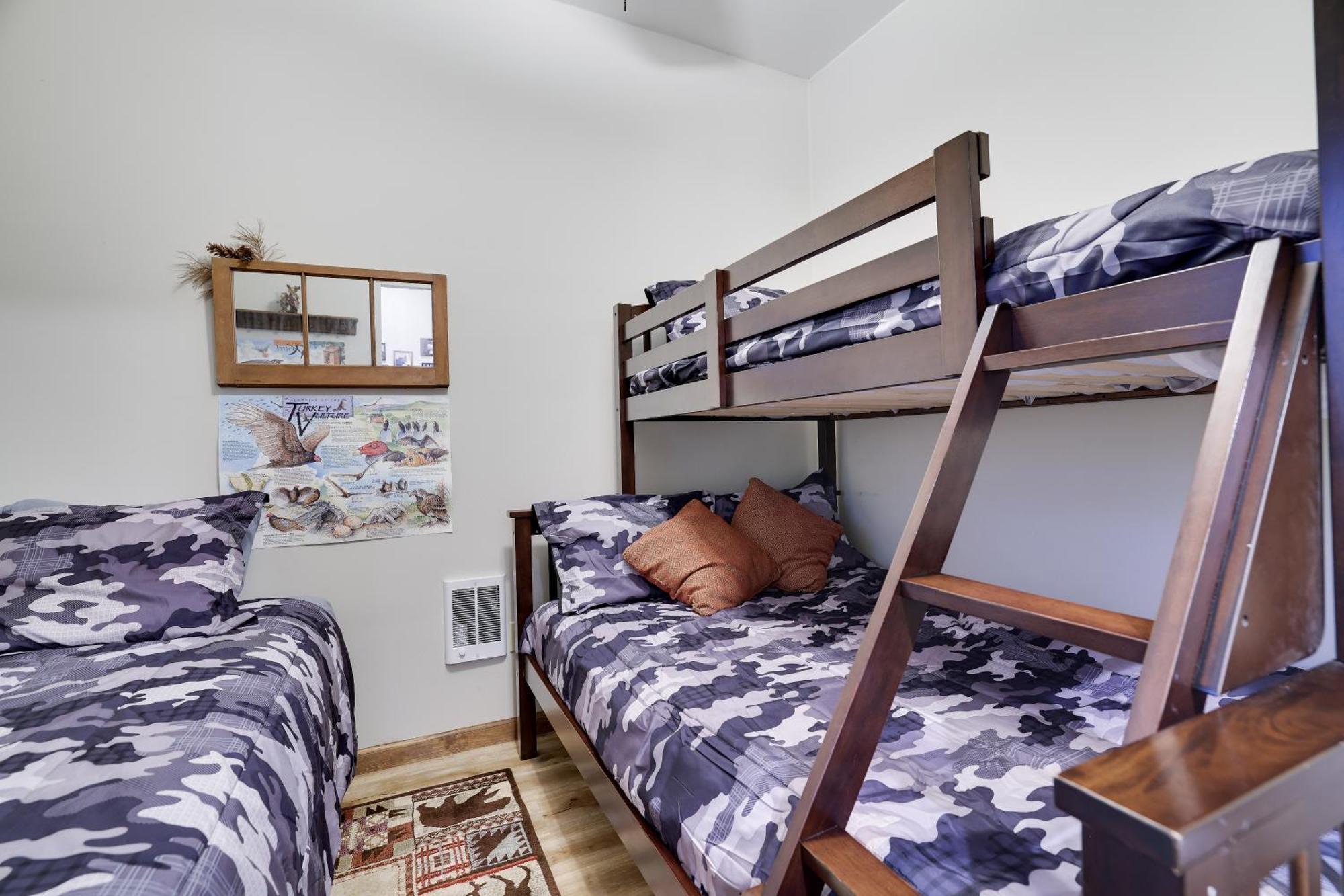 Serenity And Fun All In One In This Cozy Pocono Cabin Jim Thorpe Eksteriør billede
