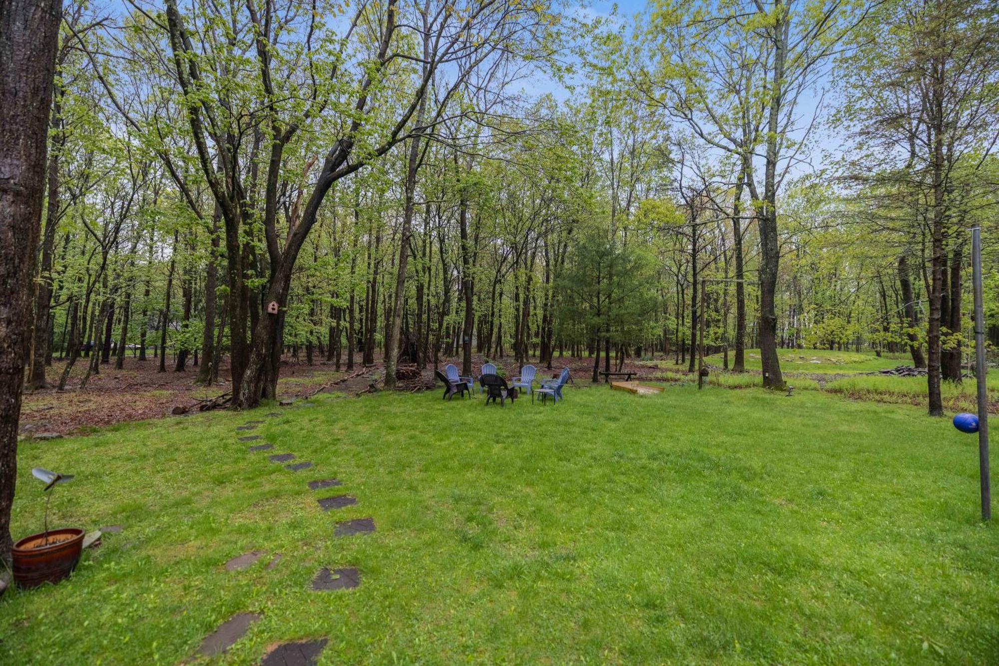 Serenity And Fun All In One In This Cozy Pocono Cabin Jim Thorpe Eksteriør billede